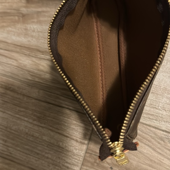 Authentic LOUIS VUITTON Monogram Mini Pochette Accessories. Like New Condition! - Picture 5 of 5